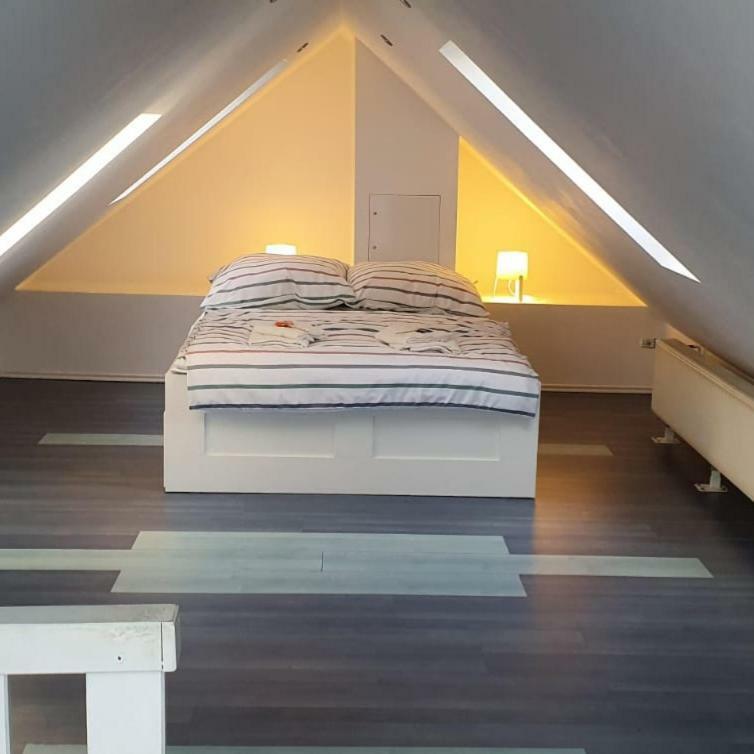 Ferienwohnung Leo Duisburg - Naehe Bahnhof 외부 사진